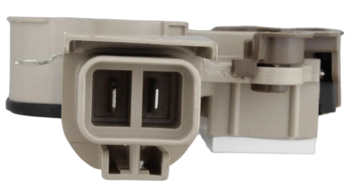 REGULADOR  VOLTAGEM 12V  MITSUBISHI L200/L300/SUZUKI GRAND VITARA 1998>/GM TRACKER 1998